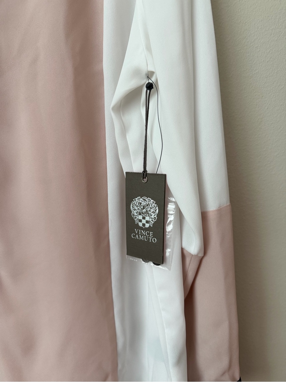 NWT Vince Camuto Colorblock V-Neck Blouse Pink White Black Long Sleeve L - Picture 3 of 8